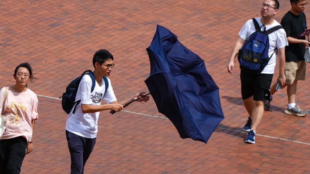 Hong Kong logs lowest temperature this autumn at 22 degrees Celsius