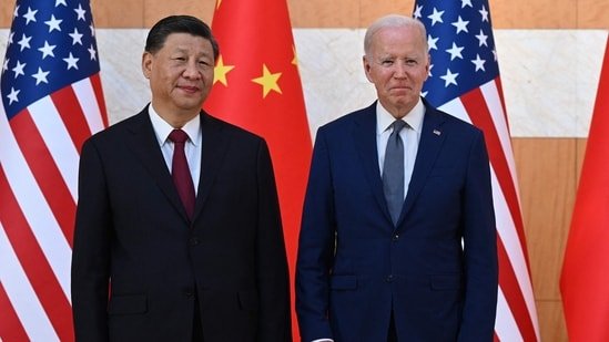 US President Joe Biden (R) and China's President Xi Jinping (L)(AFP)