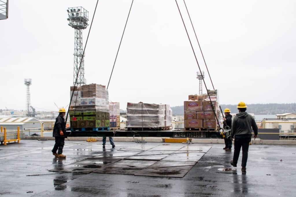 U.S. Carrier Ronald Reagan Receives Fresh Produce