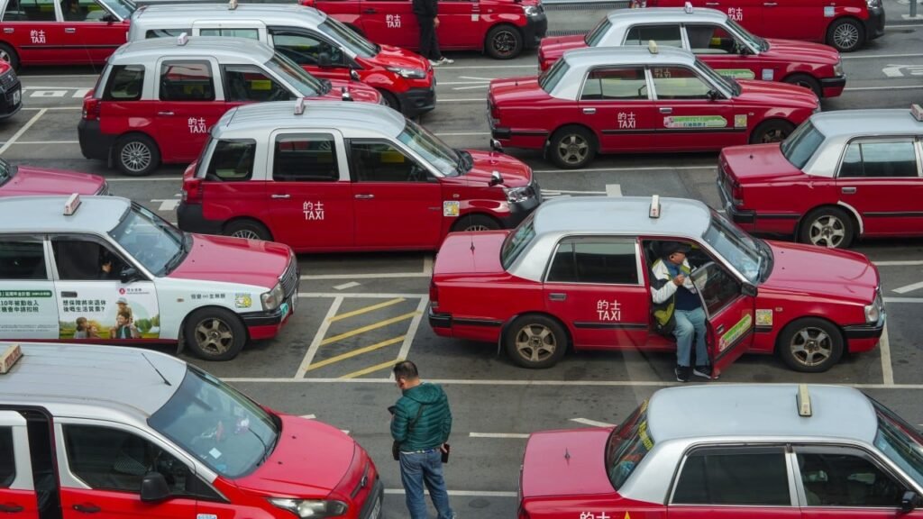 Hong Kong urged to speed up adoption of electric lorries and taxis