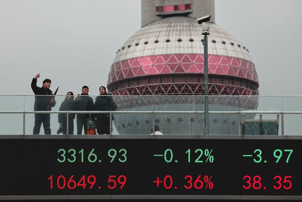 A pedestrian bridge with a market display in Shanghai in March 2025. Photo: EPA-EFE