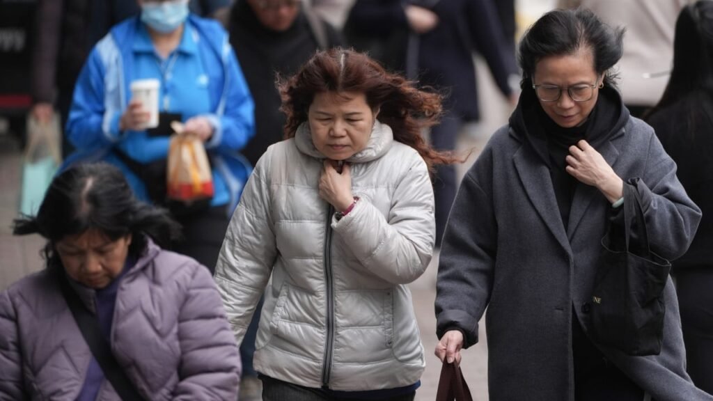 Cold weekend ahead for Hong Kong, with temperatures to dip to low of 15 degrees