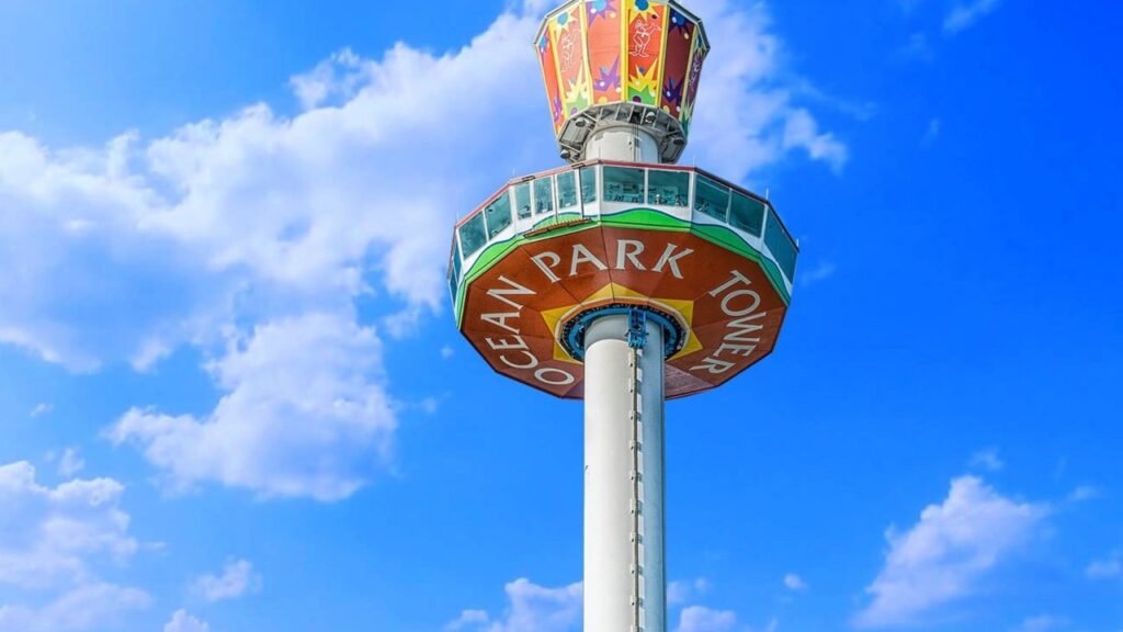 Signal failure leaves 17 stranded on Hong Kong’s Ocean Park Tower