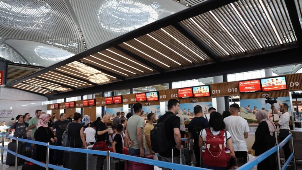 Longer flight delays without compensation EU plan divides