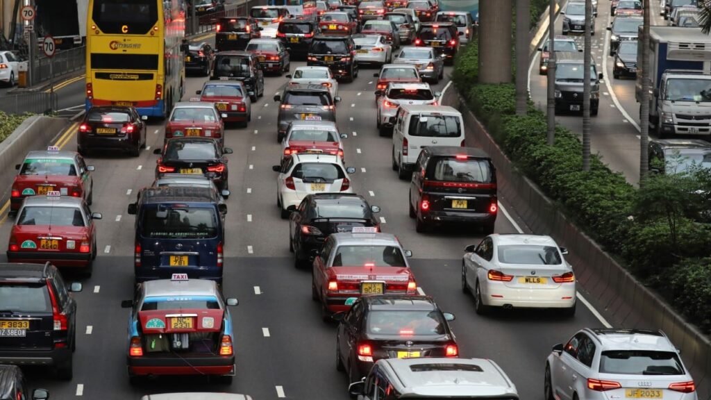 Hong Kong shouldn’t let lack of space hold up Guangdong driver scheme: minister