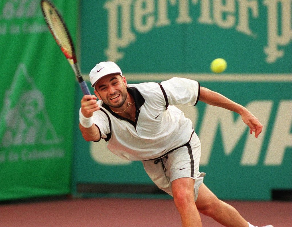 Andre Agassi in action at Hong Kong’s Victoria Park during the Salem Open in 1999, in a match against Nicolas Kiefer. Photo: SCMP Archives