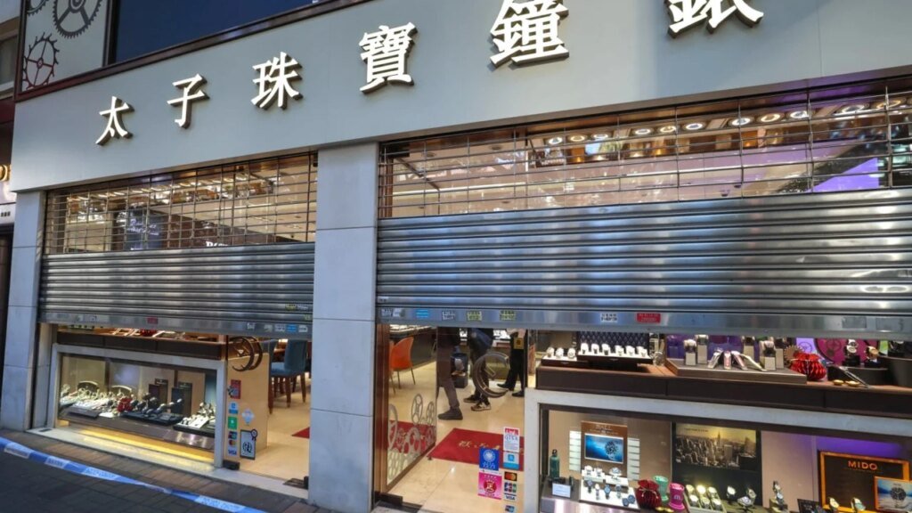 Hong Kong police hunt man who snatched HK$650,000 Rolex watch in Tsim Sha Tsui