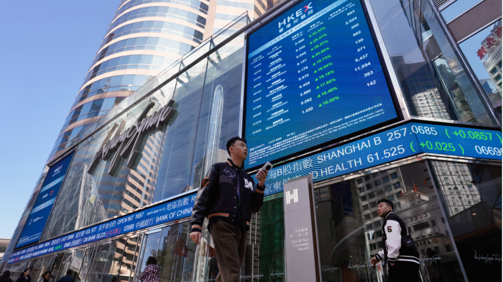 HSI extends rally into sixth day, surging nearly 600 points