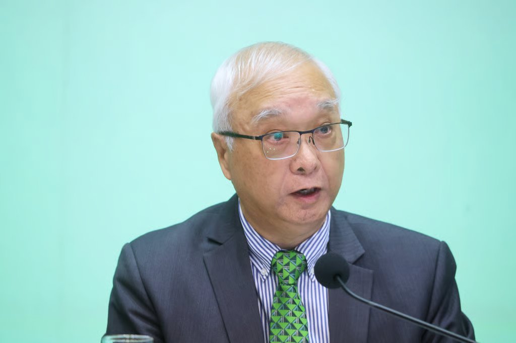 Secretary for Environment and Ecology Tse Chin-wan has outlined a series of measures from the latest policy address that aim to revitalise the catering sector. Photo: Edmond So