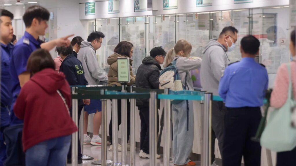 Drivers show up at Hong Kong licensing offices despite end of walk-in service