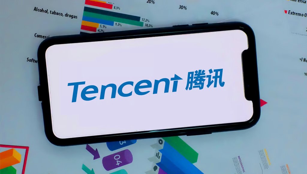 Tencent says it is giving away cash gifts through its AI chatbot app. Photo: Shutterstock Images