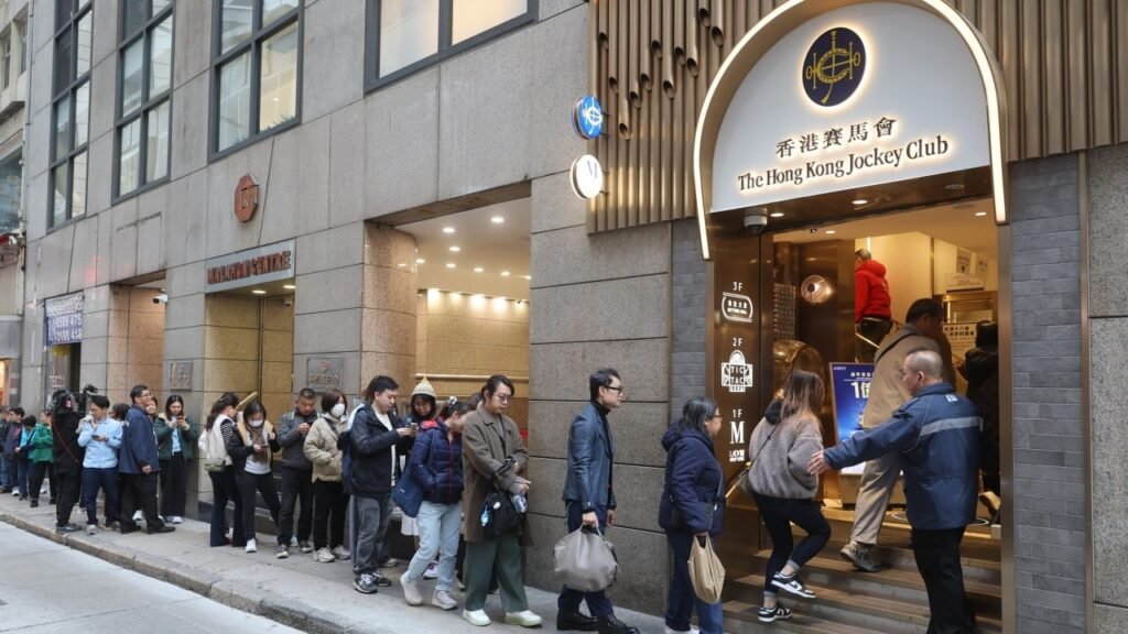 Crowds throng ‘lucky’ store for Hong Kong’s HK$100 million Mark Six top draw