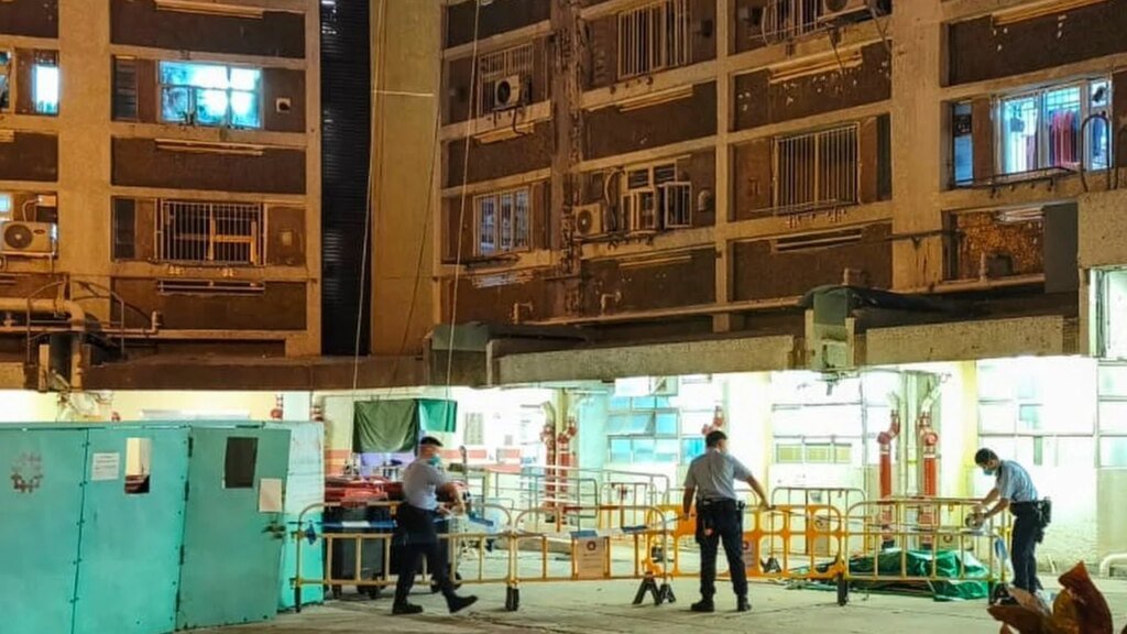 Murder suspect who fled to mainland China handed over to Hong Kong police