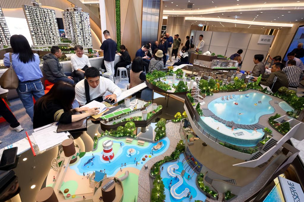 Prospective homebuyers are seen at Early Light International’s sales office during the launch of the second phase of the Gold Coast Bay residential project in Tuen Mun on November 15, 2025. Photo: Dickson Lee