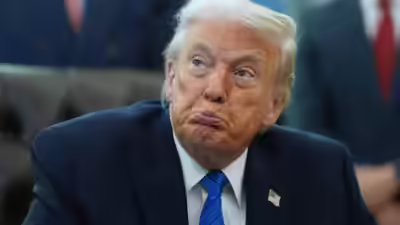 Trumpiana: Bored Donnie and his forty winks!