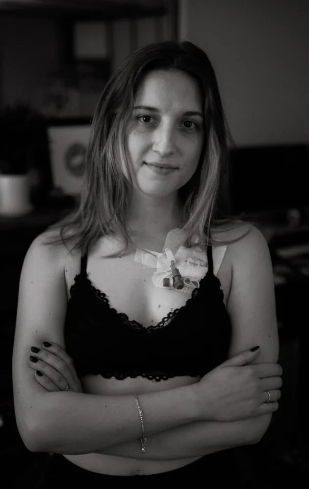 "This was the evening after my first round of chemotherapy in December 2018," the author writes. <span class="copyright">Courtesy of Emma Vivian</span>