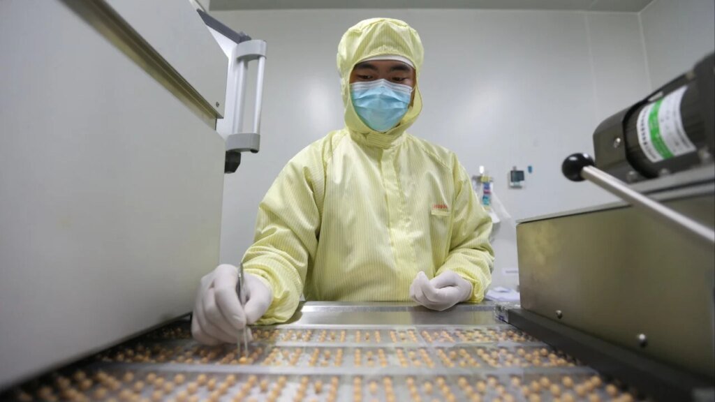 Mainland China’s investors pour into Hong Kong-listed drug stocks, riding licensing wave