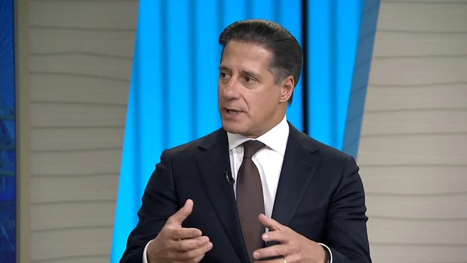 FBI serves search warrants at LAUSD headquarters and superintendent's home