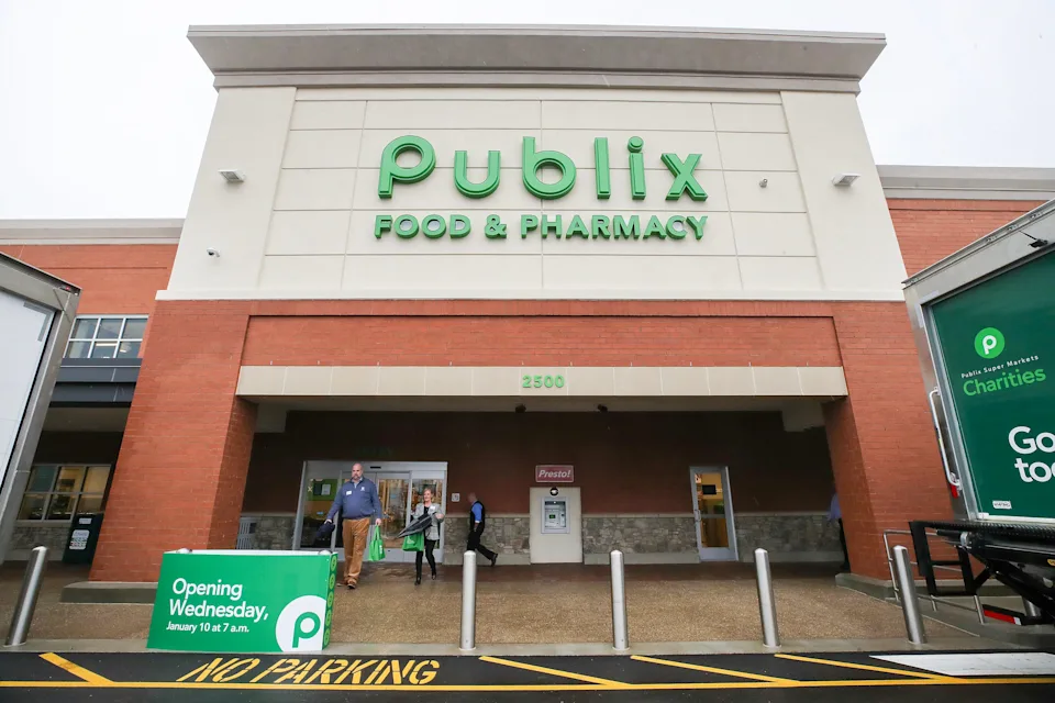 The new Publix location opening on January 10, 2024 at 2500 Terra Crossing Blvd.