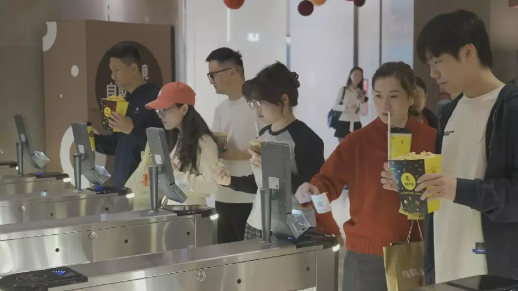 Spring Festival movie season fuels holiday consumption in China