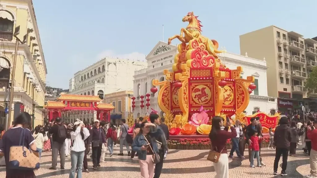 China's online transactions rise during Spring Festival holiday