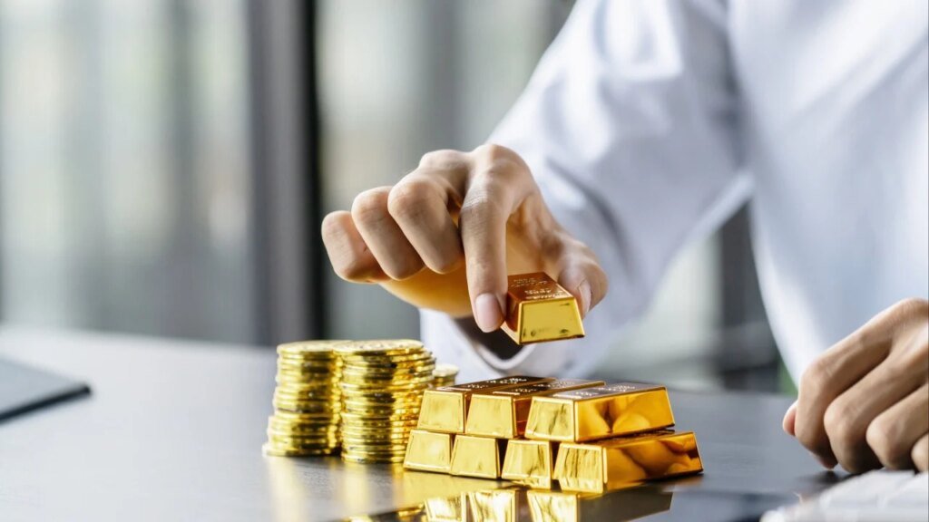 Investment gold retailers move into vacant Hong Kong high-street shops on metal’s rise