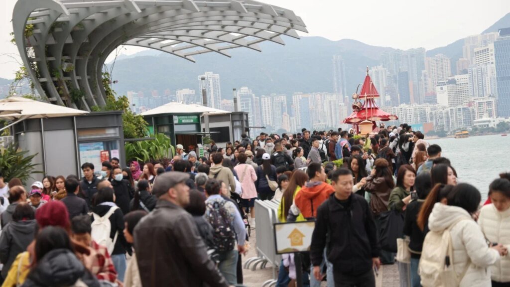 11.38 million expected to cross Hong Kong borders over Lunar New Year period