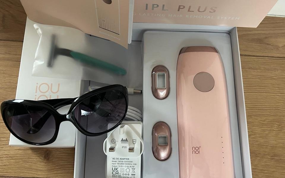 The No! No! IPL and accessories in the box