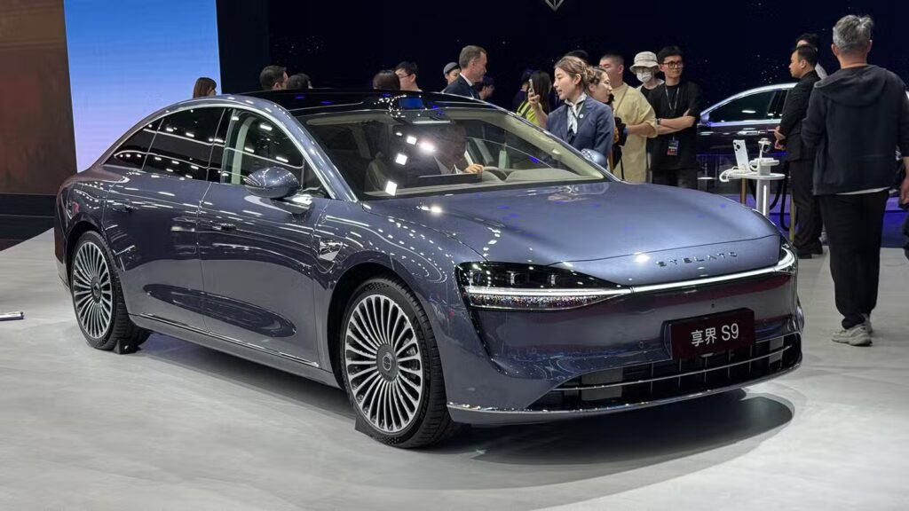 China's Mar 1-22 NEV retail sales fall 17% amid post-holiday market slump