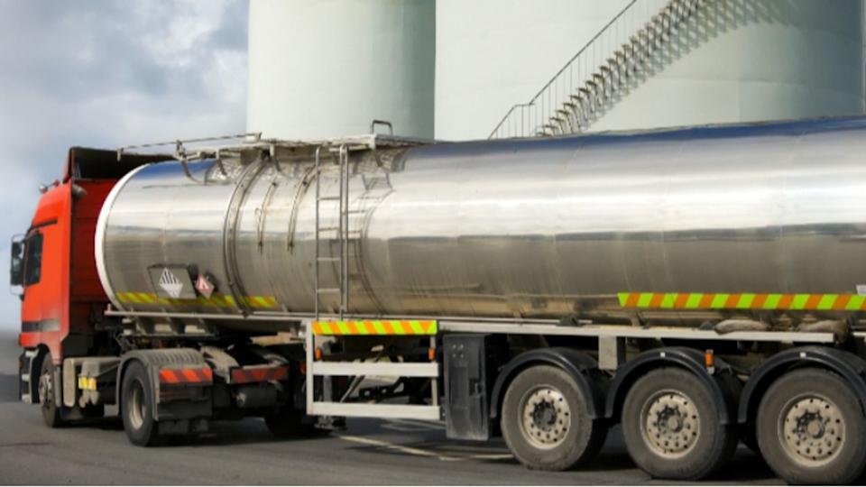 FTSE 100 Live: Shares rocket higher as oil prices fall, inflation unchanged