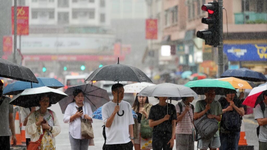 Thundery showers in Hong Kong expected in several hours