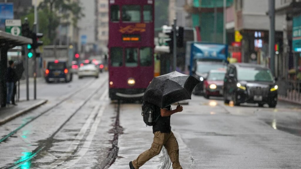Observatory cancels amber rainstorm warning at 11am after heavy rain in Hong Kong
