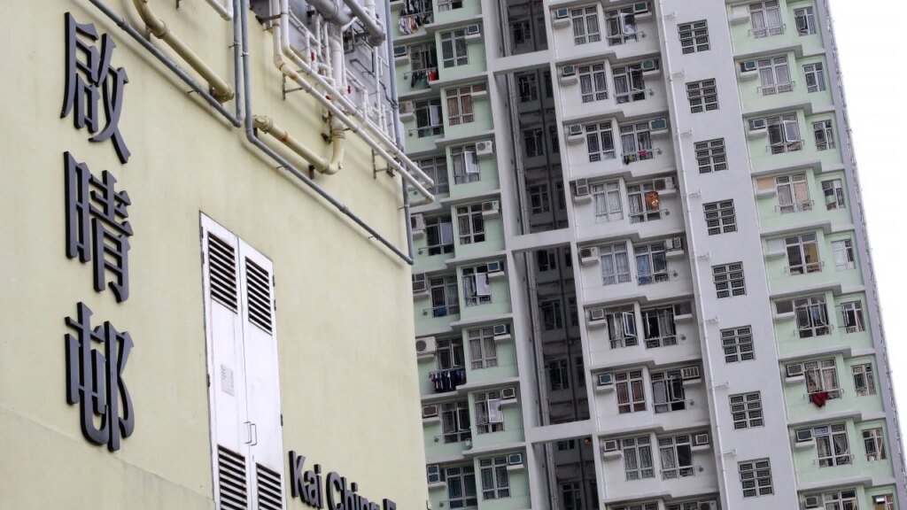 Hong Kong police seek domestic helper accused of HK$100,000 theft from employer