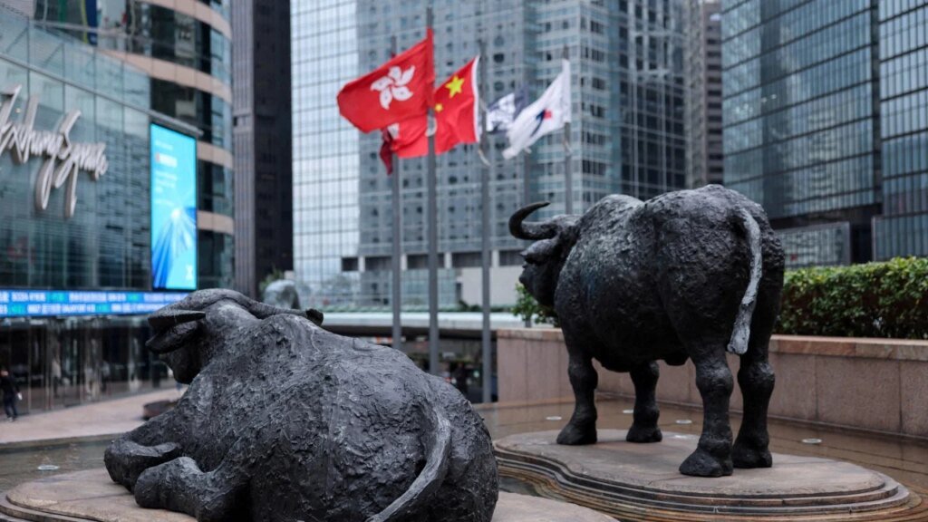 Hong Kong stocks extend rebound as proposed release from oil reserve soothes fears