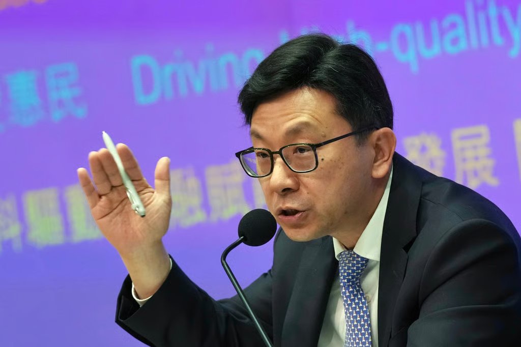 Secretary for Labour and Welfare Chris Sun. Photo: Karma Lo