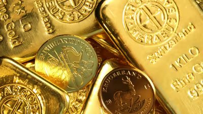 Joy Alukkas, an Indian tycoon who built one of the world’s biggest family-owned jewelers, sees gold prices tracking higher over the coming years in response to a world hit by geopolitical and economic risks.