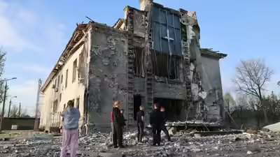 Three killed in Russian, Ukrainian strikes