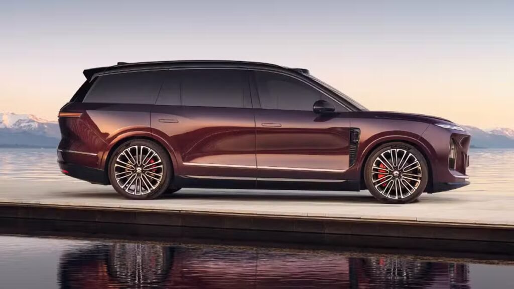 Nio shares surge in Hong Kong as CEO reiterates confidence in delivery target