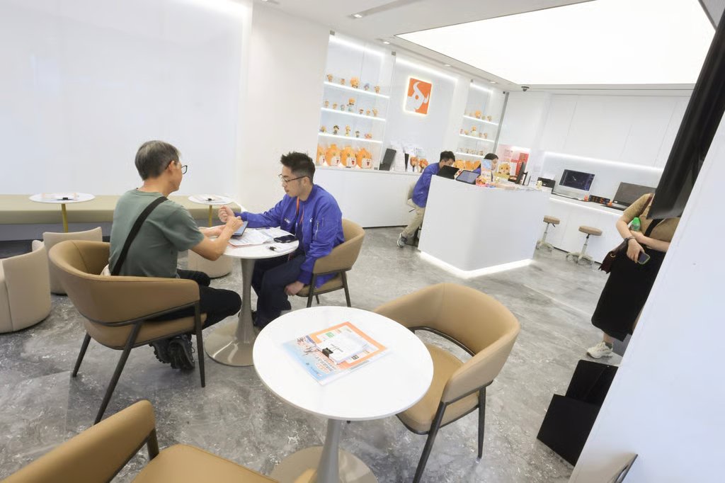 The interior of the Futu Securities branch in Causeway Bay. Photo: Jonathan Wong