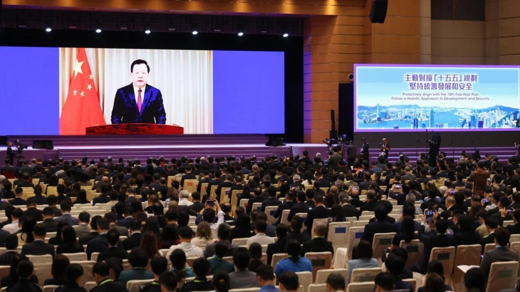 ‘Show patriotism through concrete actions,’ Xia Baolong tells Hong Kong businesspeople