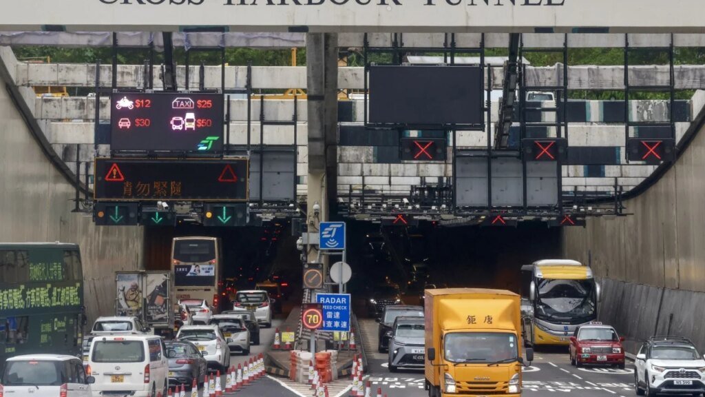Taxi passengers won’t benefit from Hong Kong’s 50% reduction in tunnel tolls