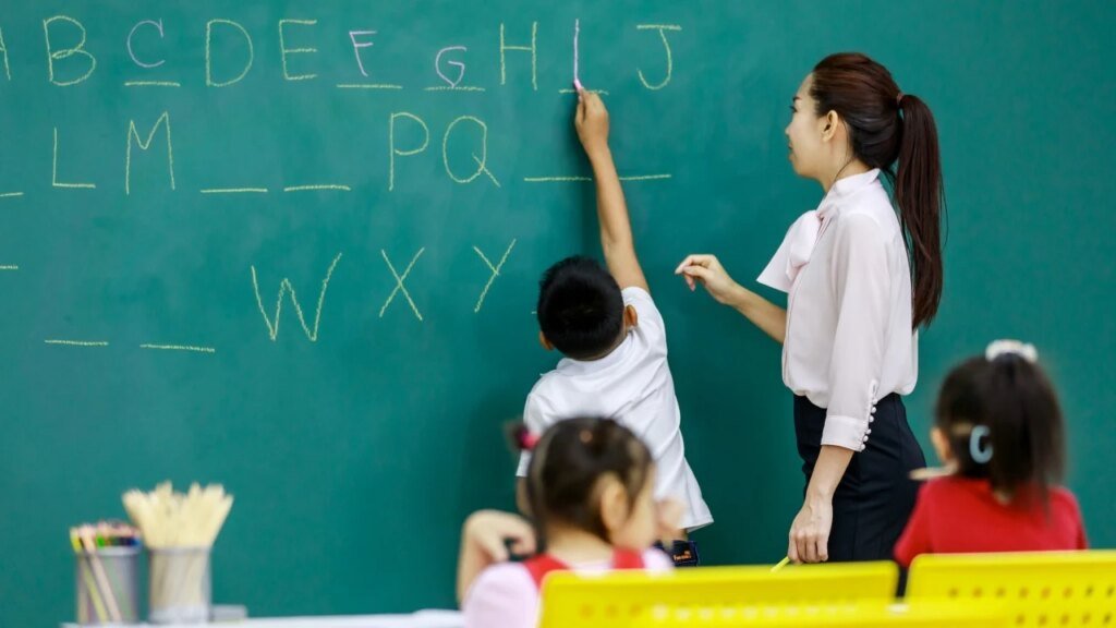 73 public schools join new scheme to hire native English-speaking teachers