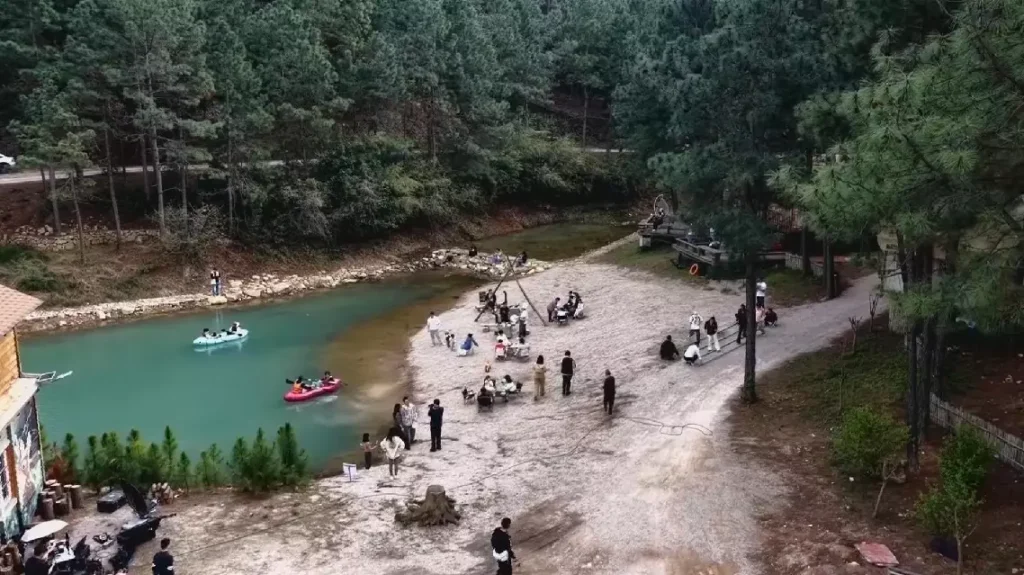 Tourism booms during Qingming Festival holiday across China