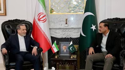 Iranian Foreign Minister Abbas Araqchi meets Pakistan’s Army Chief, Field Marshal Asim Munir in Islamabad, Pakistan (via REUTERS)
