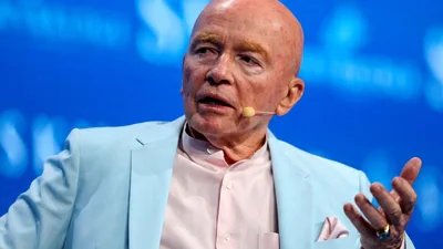 FILE PHOTO: Mark Mobius, executive chairman at Templeton Emerging Markets Group, speaks during the SALT conference in Las Vegas, Nevada, U.S. May 17, 2017.  REUTERS/Richard Brian/File Photo (REUTERS)