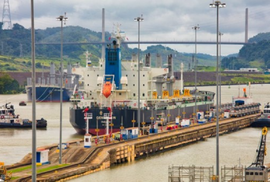 panama canal 1200x810