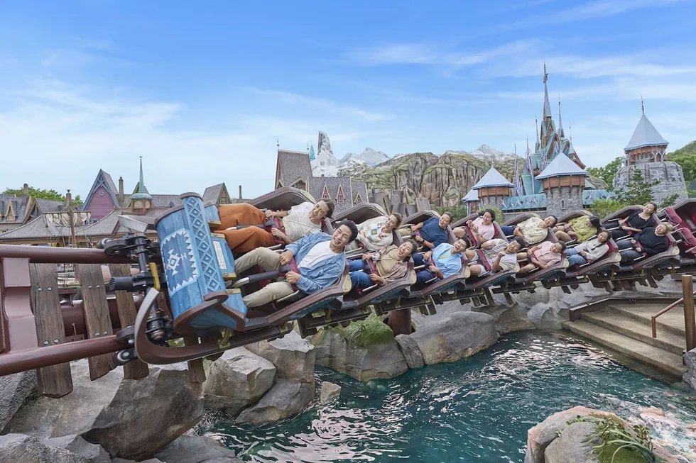 hong kong disneyland world of frozen