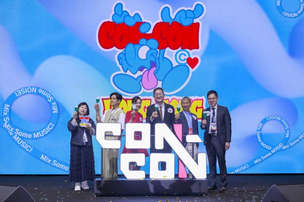 Ms. Lovinia Chiu, Founder, Chairwoman of the Board and Chief Executive Officer of Medialink Group Limited (third from left); Dr. Bernard Chan Pak-li, JP, Under Secretary for Commerce and Economic Development of the Government of the Hong Kong SAR (fourth from left); Mr. Andy Lam Siu-hong, JP, Deputy Secretary for Commerce and Economic Development of the Government of the Hong Kong SAR (first from right); Mr. David Wong Fuk-loi, JP, Director of Intellectual Property of the Government of the Hong Kong SAR (second from right); Ms. Enid Low, Chief Strategy Officer of AsiaWorld Expo Management Limited (first from left); and celebrity guest Mr. Philip Ng (second from left), officiated at the opening of CON-CON® HONG KONG 2026.