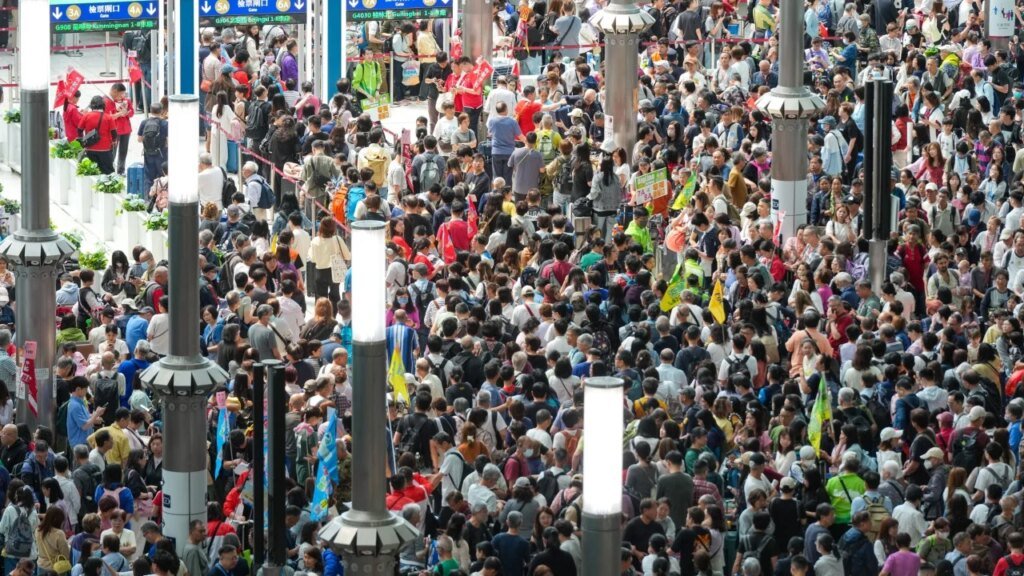 How can Hongkongers make the most of public holidays in 2027?