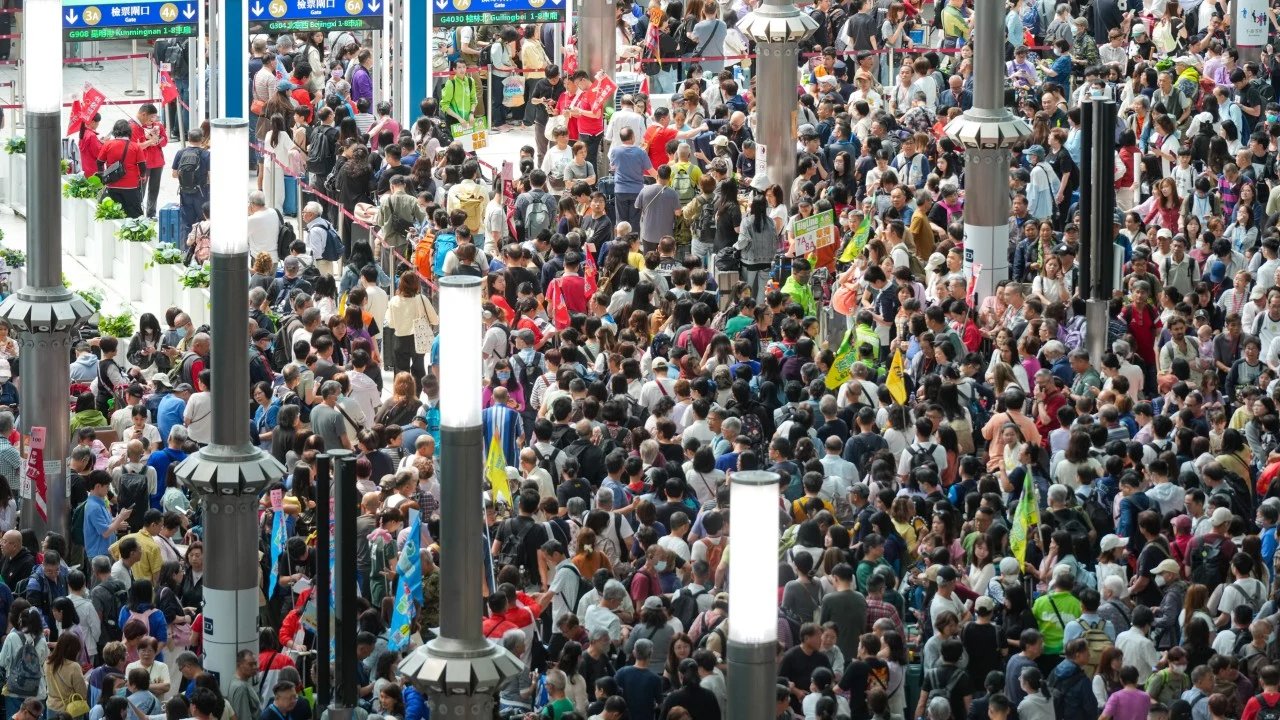 How can Hongkongers make the most of public holidays in 2027?